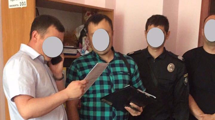 Результат пошуку зображень за запитом "обшук"