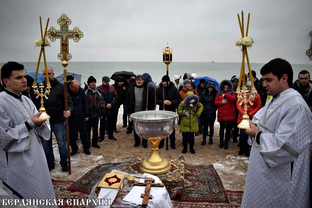 В праздник Богоявления епископ Ефрем совершил чин освящения вод Азовского моря