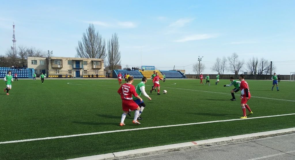 «Азмол» побеждает в первом футбольном турнире сезона