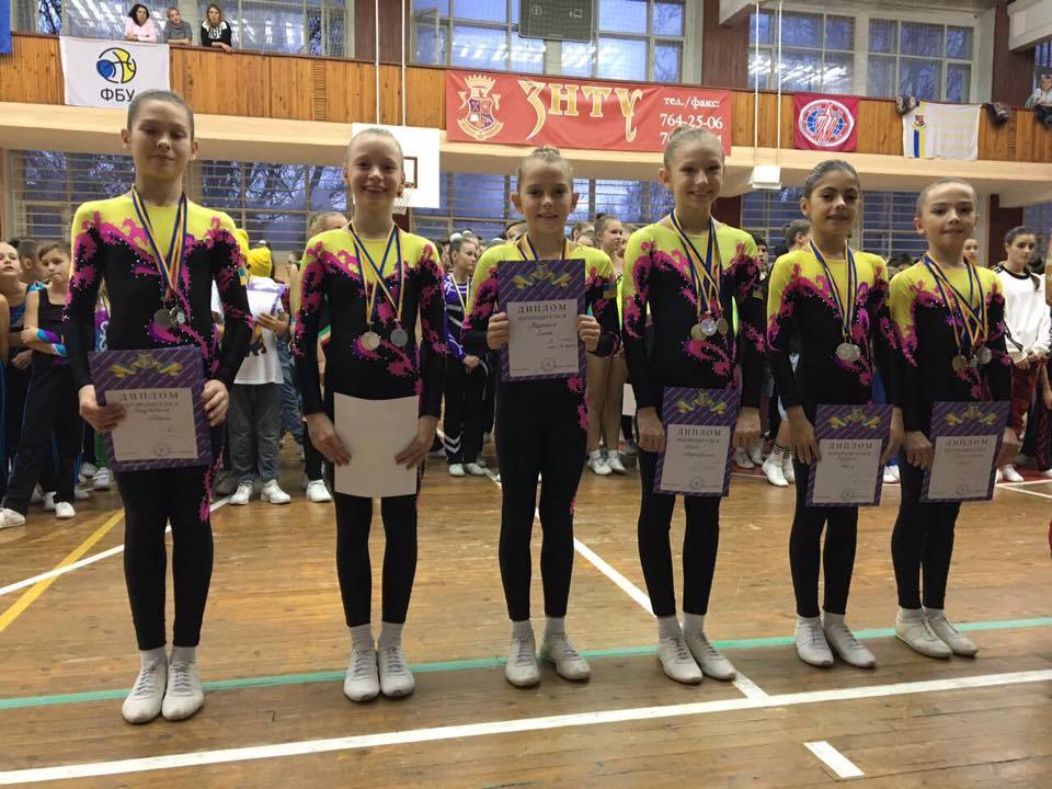 12 представниць спортивної аеробіки повернулися з медалями з чемпіонату України серед школярів