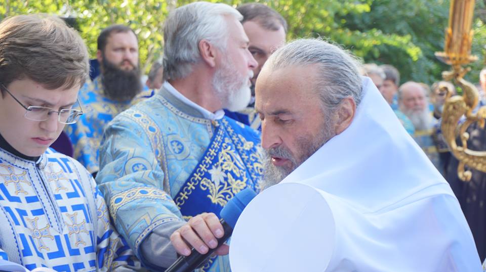 Митрополит УПЦ (МП) Онуфрій освятив в Бердянську будівництво нового храму