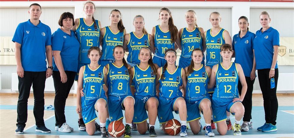 Вероника Космач и Елена Попова вернулись с чемпионата Европы по баскетболу U16