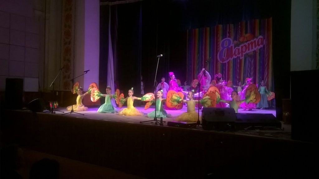 В Бердянске к 8-му марта состоялся праздничный концерт