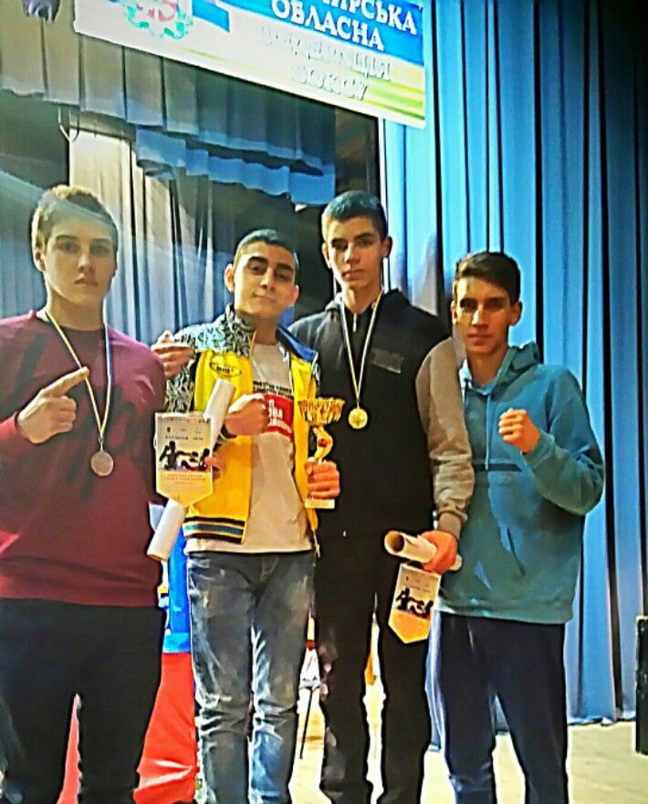 Руслан Шаповалов завоевал бронзу на юниорском региональном чемпионате Украины по боксу