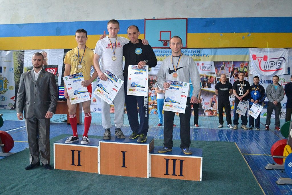 Двое бердянцев стали победителями областного чемпионата по армспорту