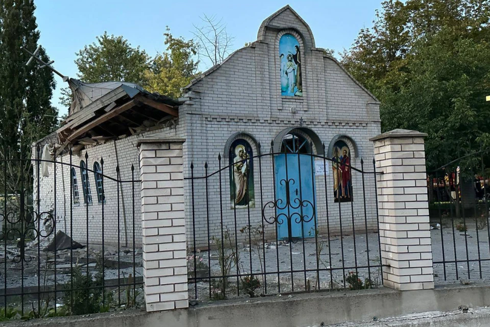 росіяни вдарили по Запоріжжю: загинули щонайменше 3 людини, зруйновано храм