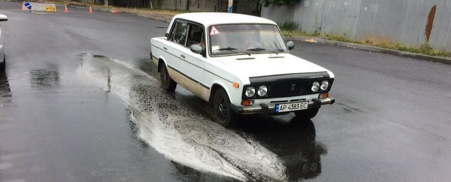 Качество ремонта дорог в Бердянске проявилось при первом небольшом дожде