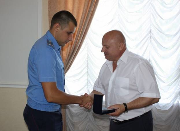 Сотрудник бердянской милиции Александр Мельников получил правительственную награду за службу в зоне АТО