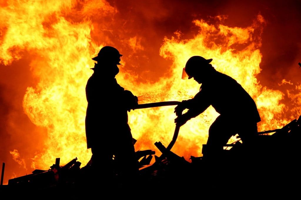 Огненное 10 августа. Спасатели погасили за сутки 17 серьезных пожаров в Бердянске и районе