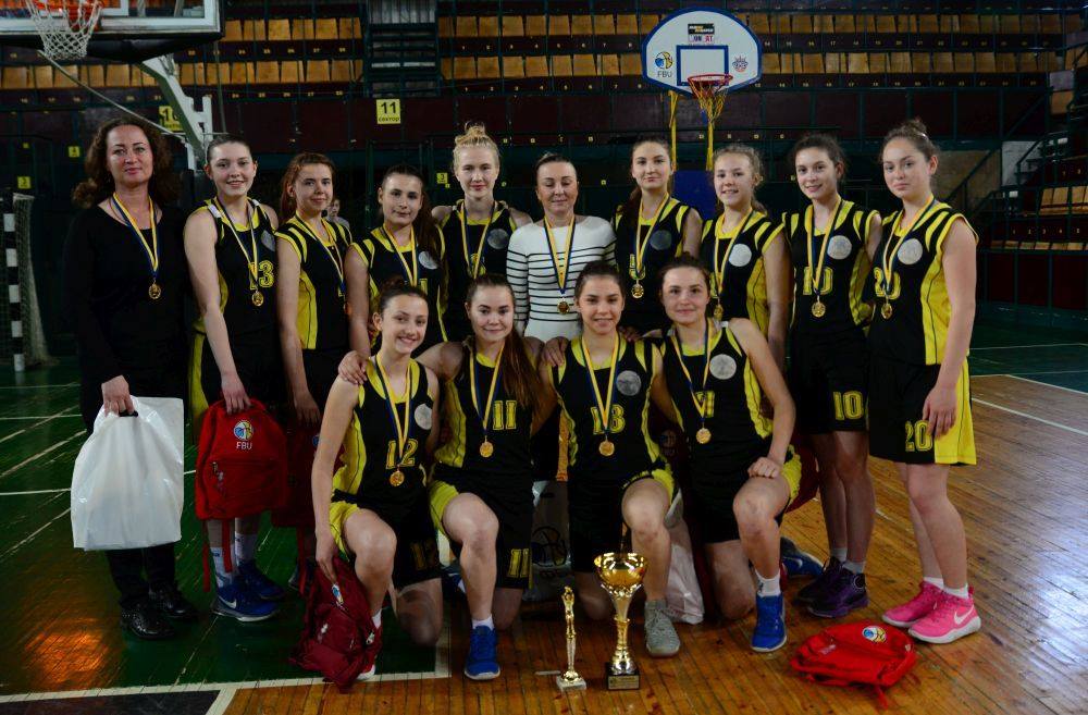 Бердянские баскетболистки U-17 защитили титул чемпионок Украины