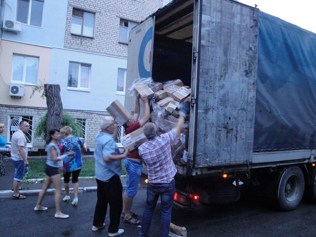 В Бердянск для беженцев из Донбасса пришло 8 тонн гуманитарного груза из Польши