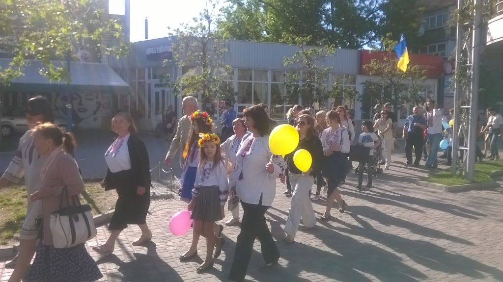 В Бердянске состоялся «Марш вышиванок»
