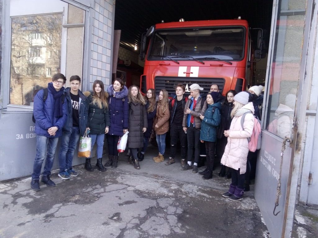 Учні 8-9-х класів ЗОШ №3 м. Бердянська відвідали пожежно-рятувальну частину
