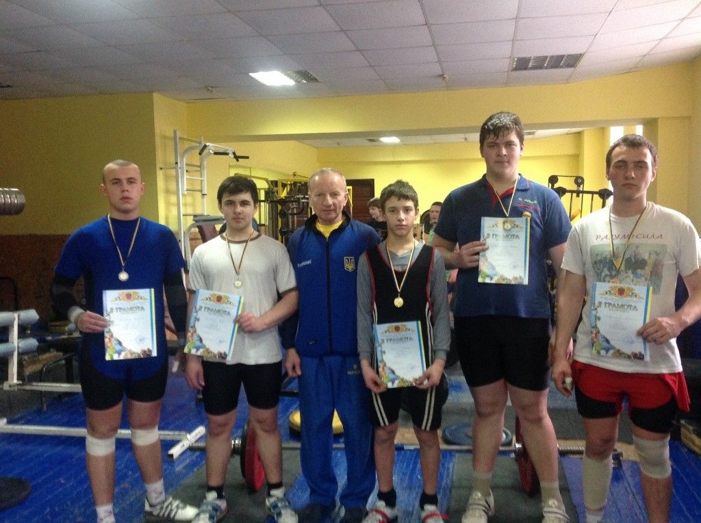 Пятеро бердянских тяжелоатлетов выступили на юниорском чемпионате Украины