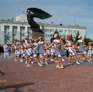 Первомайскую демонстрацию в Бердянске заменят народными гуляньями