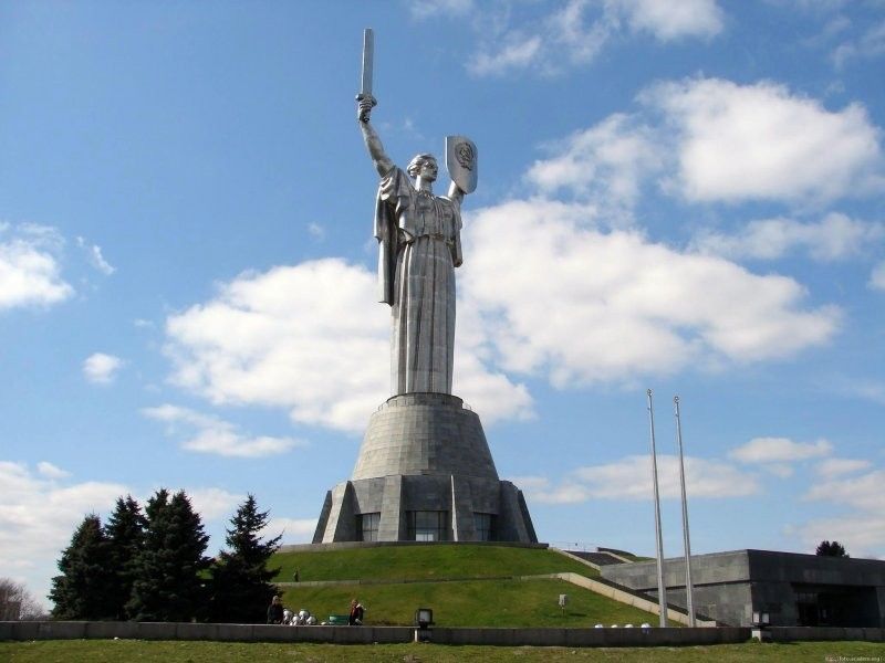 Вице-премьер Кириленко: Памятники Второй мировой никто трогать не будет