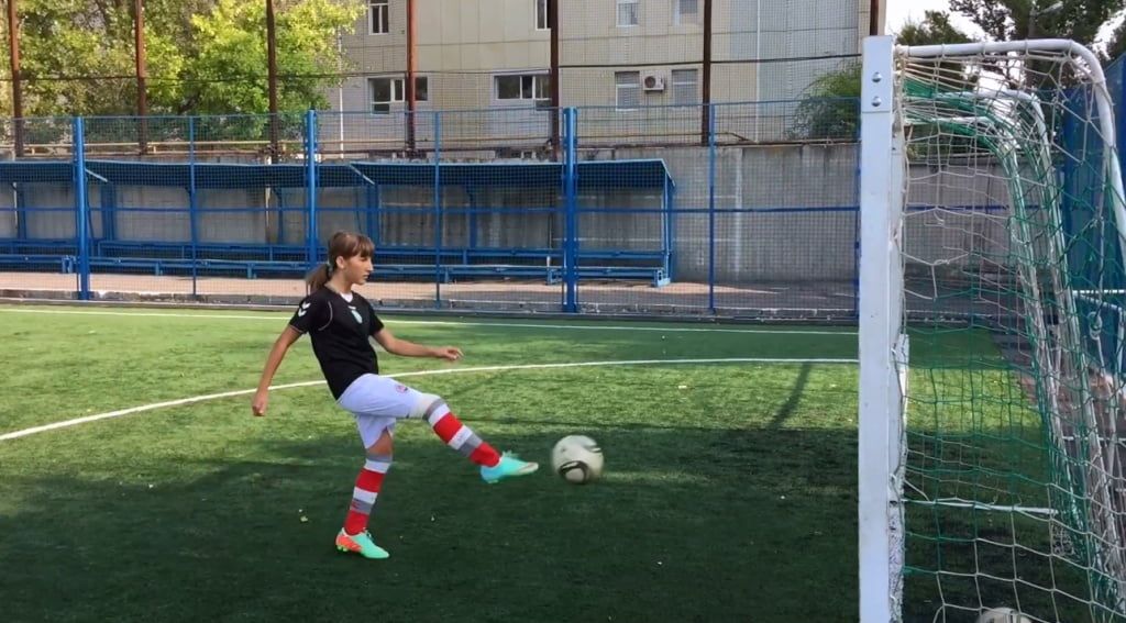 14-летняя Мария Барчан станет первой профессиональной футболисткой из Бердянска (+видео)