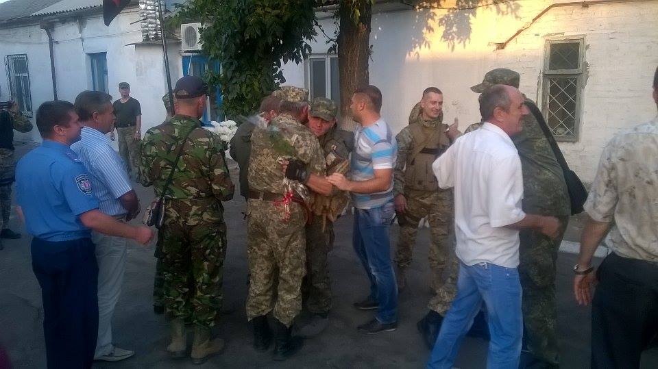 В Бердянск из зоны АТО вернулись военнослужащие батальона «Скиф»