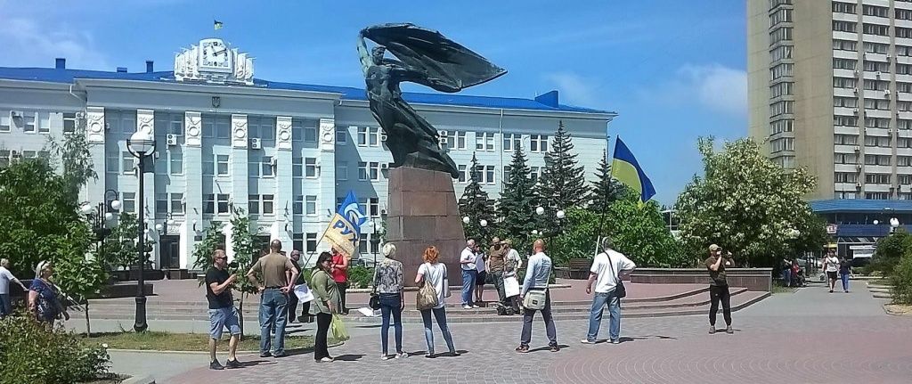 Бердянці вийшли на мітинг на підтримку Олега Сенцова