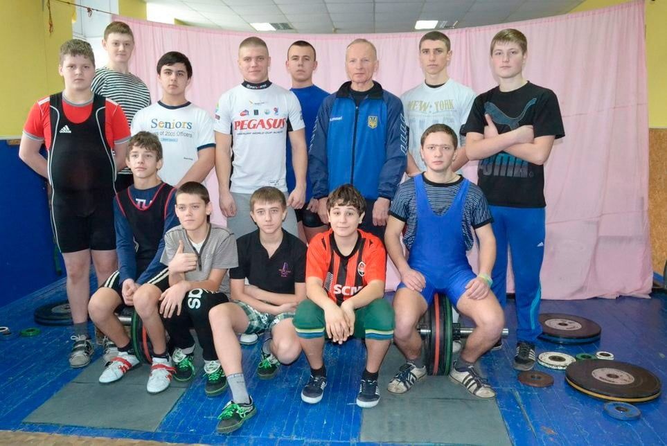 Тяжелоатлеты провели турнир в честь украинских воинов, пребывающих в зоне АТО