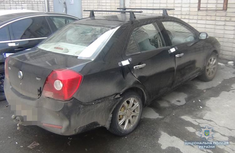 В Бердянську поліцейські повернули викрадений автомобіль власникові
