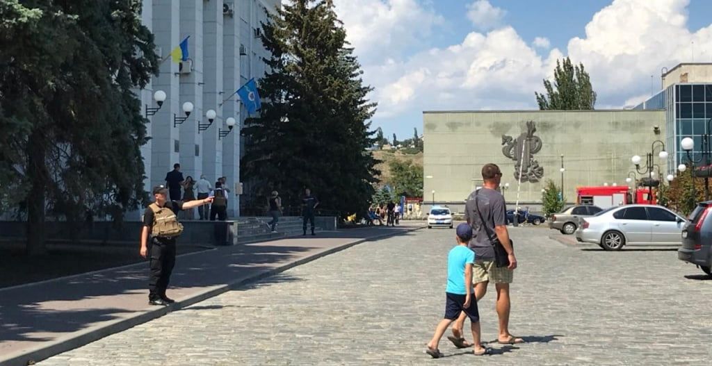 Бердянский исполком предположительно заминировали, сотрудников эвакуируют из здания (обновлено)