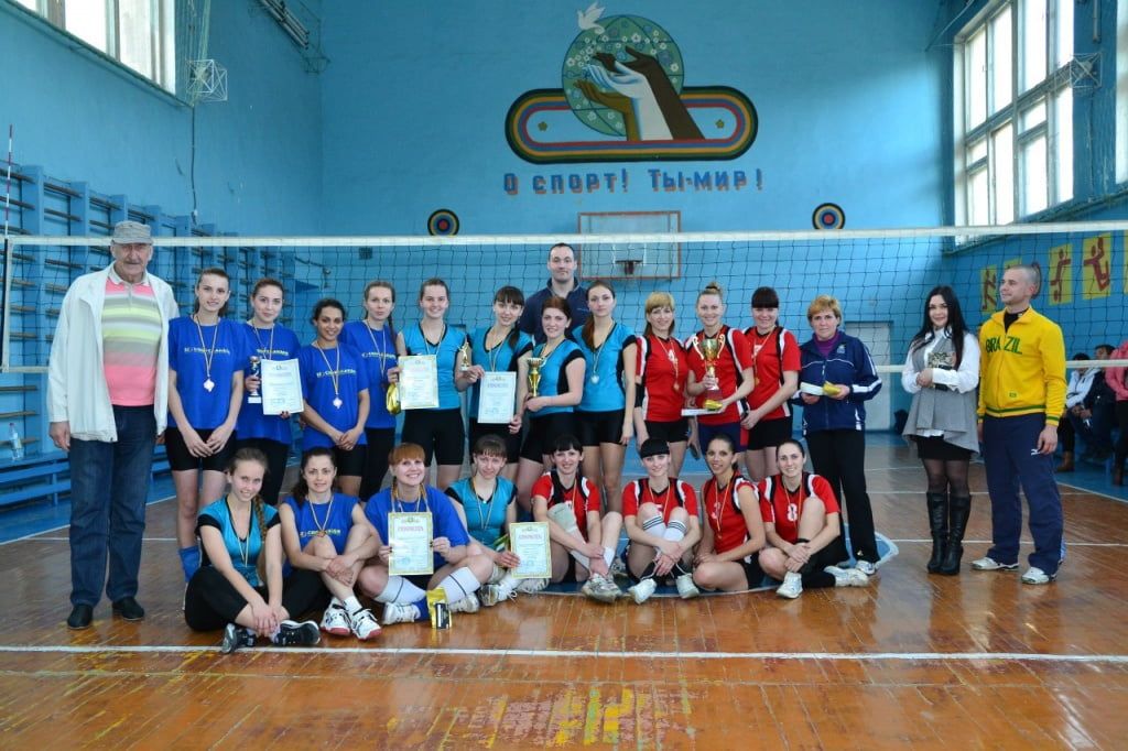 Женская волейбольная сборная Акимовки победила в традиционном кубке памяти Владимирова Пестерова