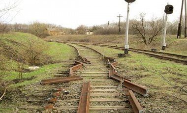 В Макеевке боевики "ДНР" срезали железную дорогу на металлолом