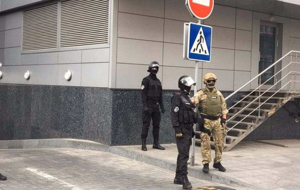 Правоохранители проводят обыски в редакции медиа-холдинга «Вести»