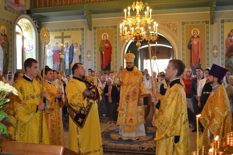 В кафедральном соборе литургия 2012