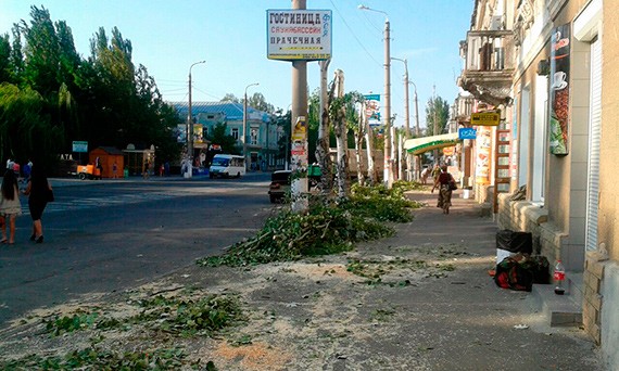 В Бердянске началась реконструкция тротуара по проспекту Труда