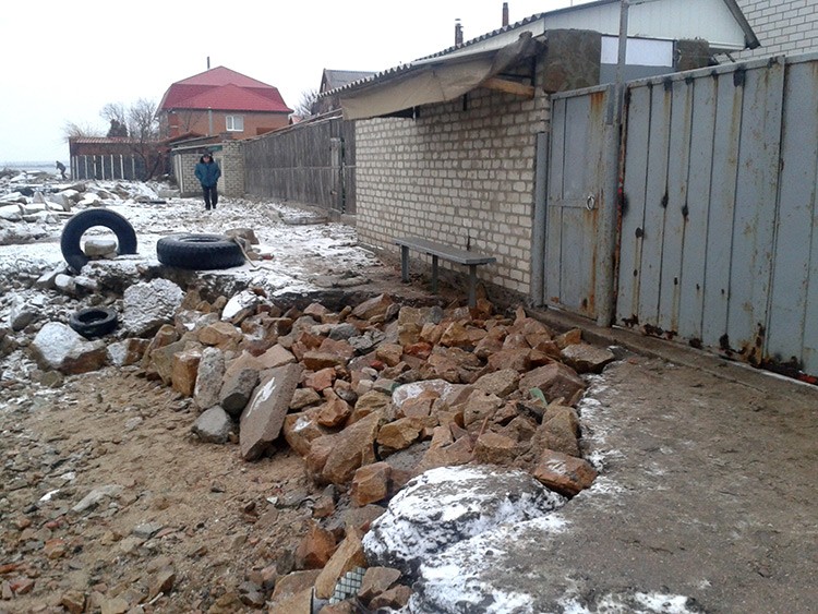 На месте размыва на Лисках ситуация близится к критической