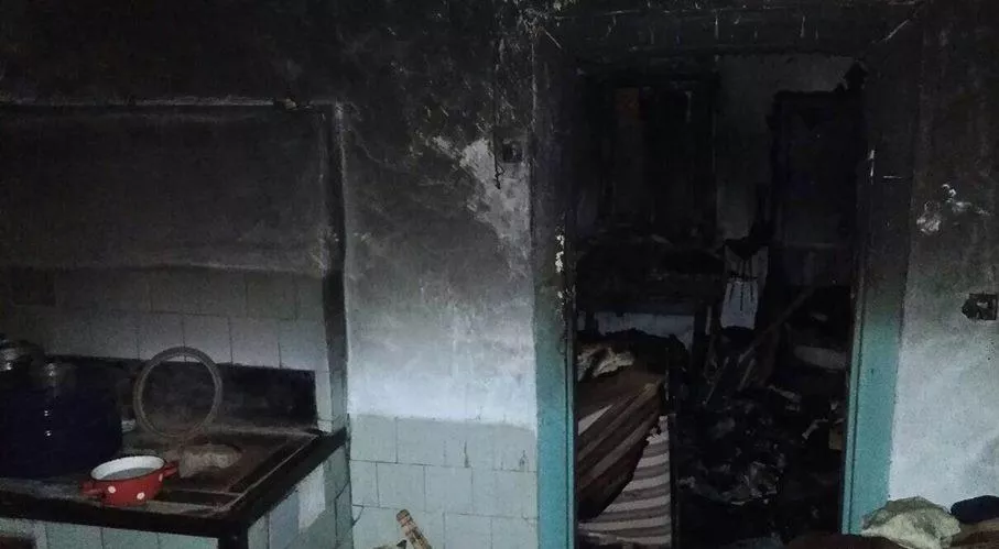 В Бердянську рятувальники ліквідували пожежу в житловому будинку