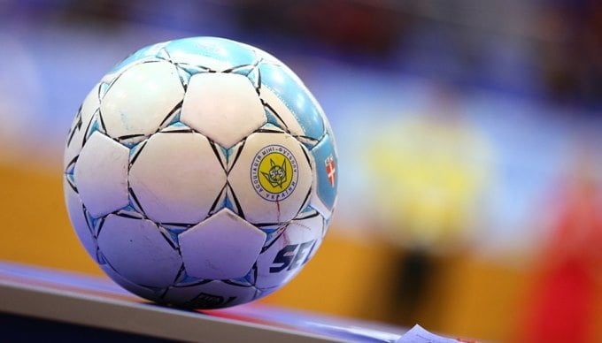«Арсенал» побеждает в кубке Бердянска по футболу