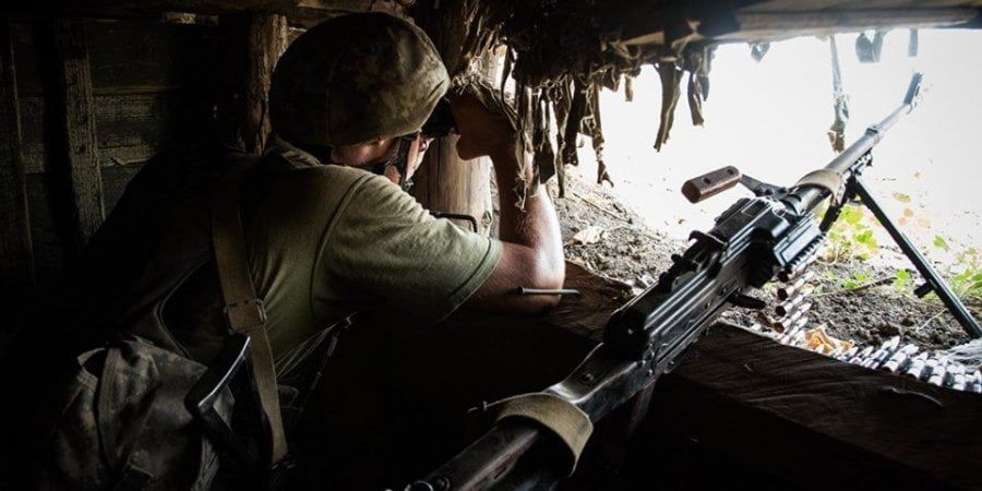 На Донбасі бойовики здійснили сім обстрілів: поранений український військовий