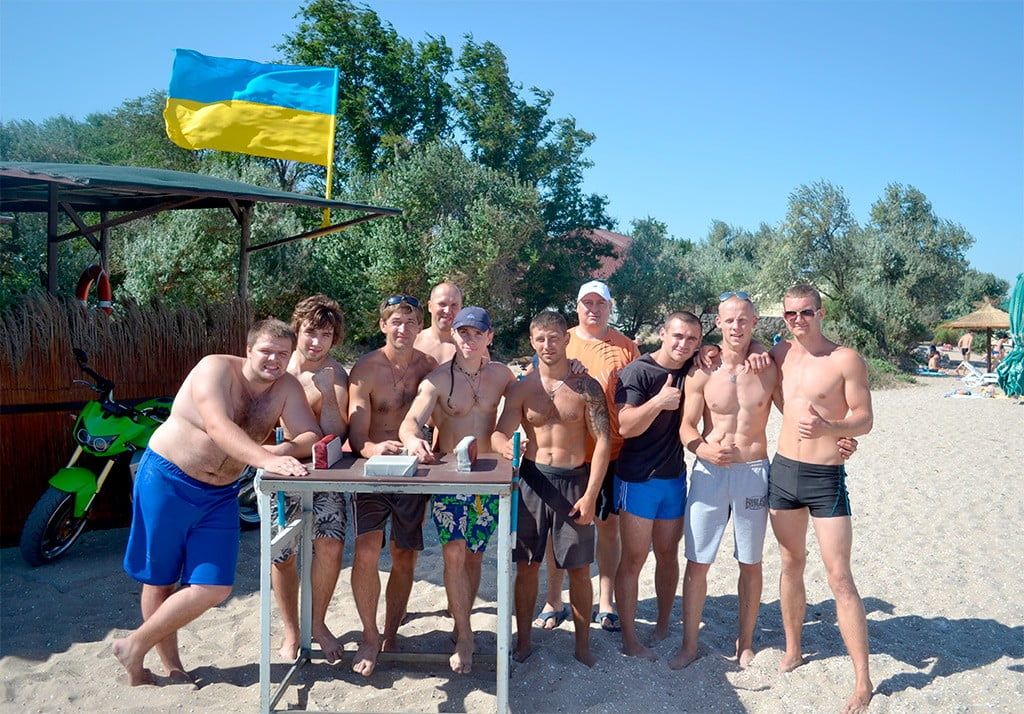 На пляже Верховой прошел турнир по армспорту "Азовское побережье 2014"
