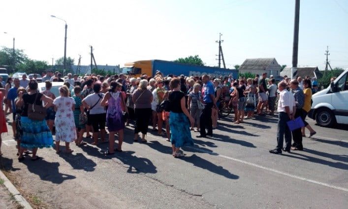 Движение на Бердянск заблокировано в районе поворота с Константиновки на Вознесенку