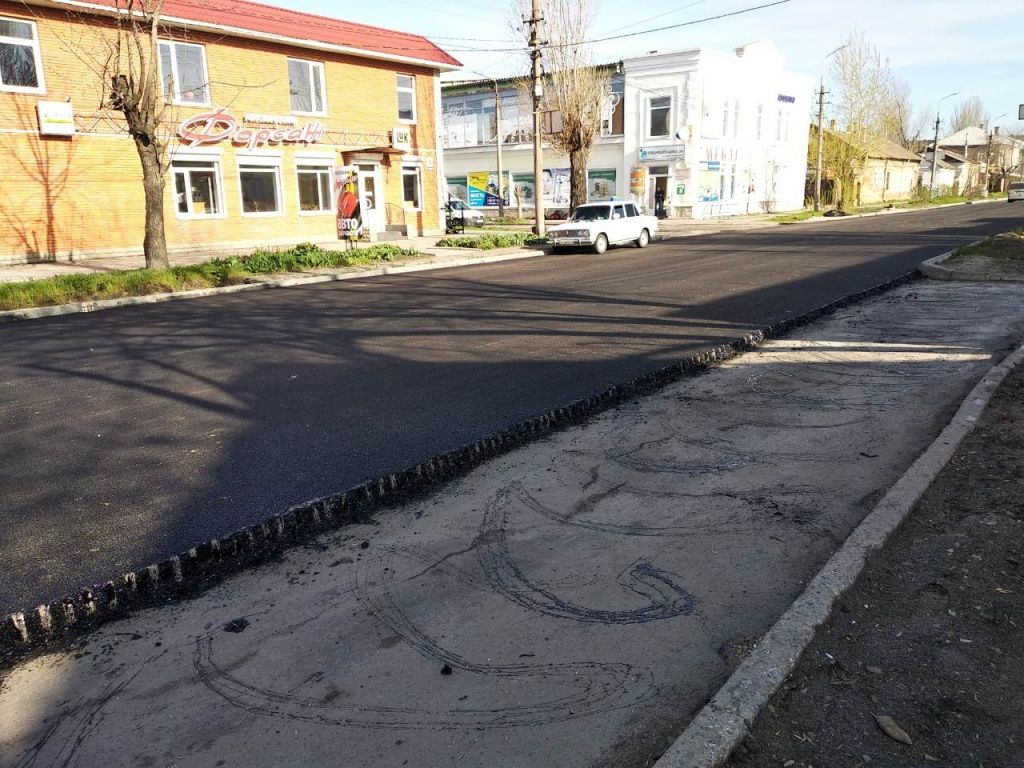 + 1,4 мільйони гривень. Фірма з орбіти Пономарьова виграли всі тендери на ремонт доріг