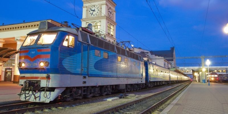 Укрзализныця в 2017 году повысит тарифы и закупит 9 тыс. вагонов