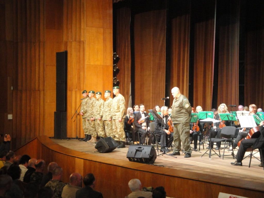 В Бердянске состоялся концерт государственного академического эстрадно-симфонического оркестра Украины (видео)