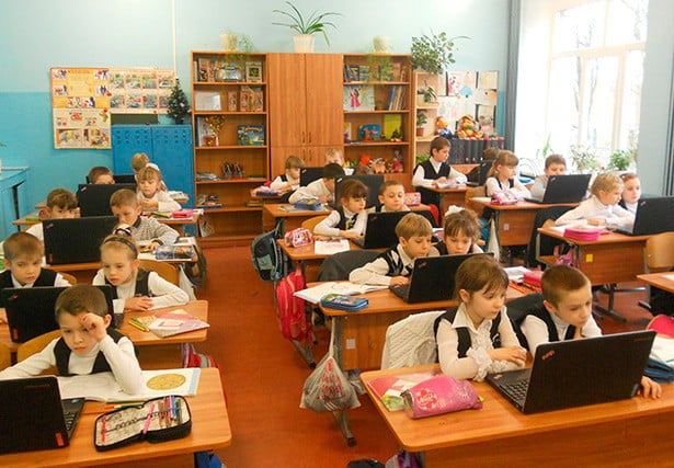 В Бердянске собираются потратить 680 тыс. гривен на 120 компьютеров для школьников 