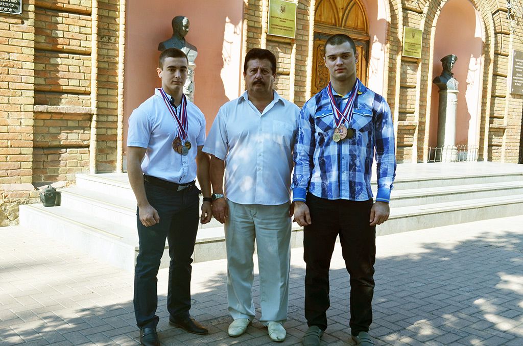 Спортсмены