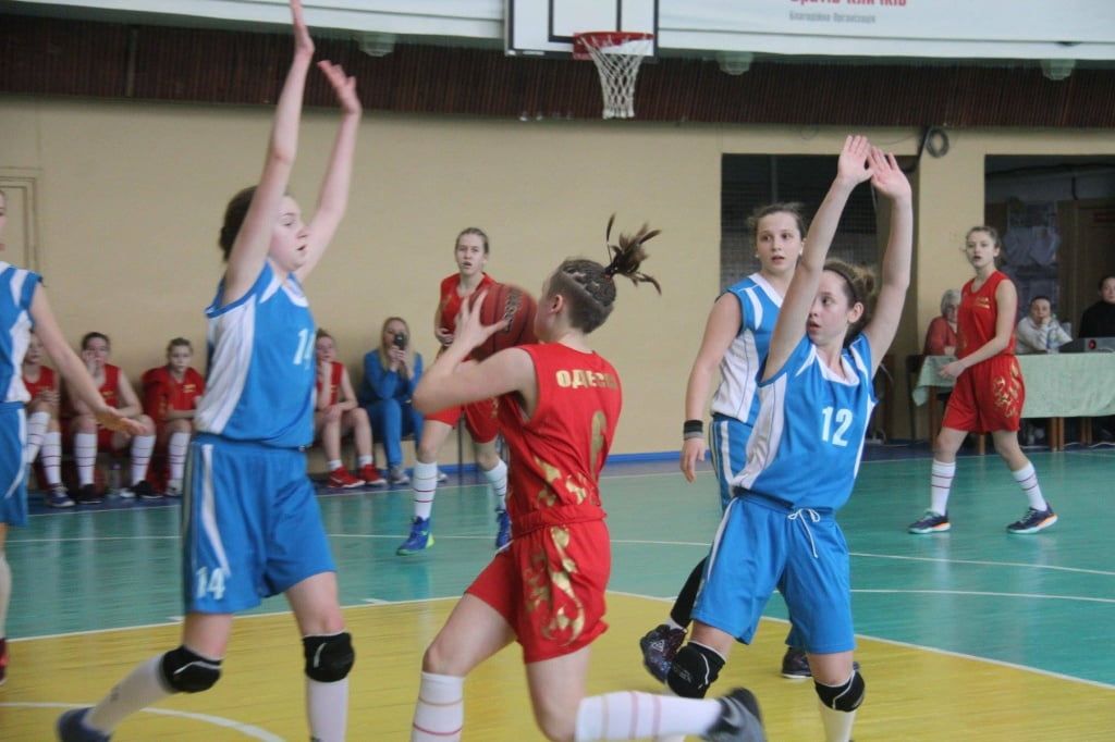 Бердянские баскетболистки U15 победно завершили тур в Виннице