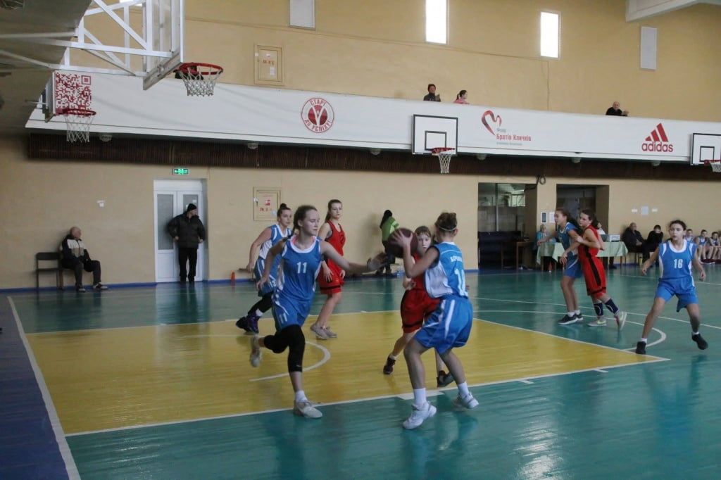 Бердянские баскетболистки U-15 продолжили победную серию