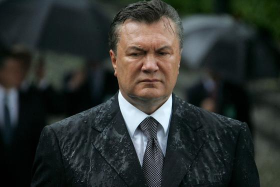 Официально: ЕС продлил на год санкции против Януковича и Ко