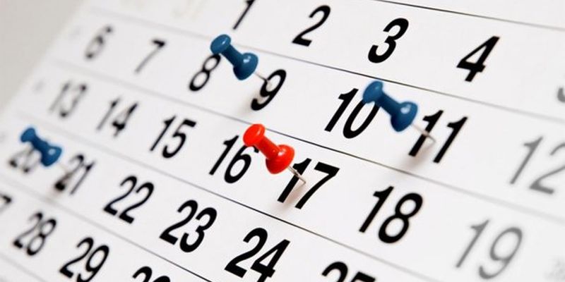 Институт нацпамяти предложил сократить количество праздничных дней до десяти