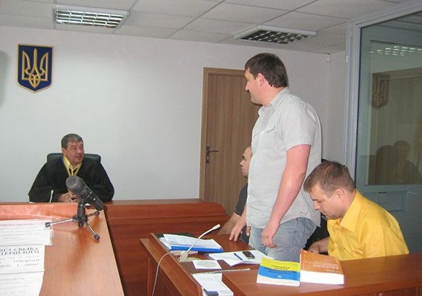 В суде представили штаны бердянского депутата Цуканова. Меченные деньги в них были