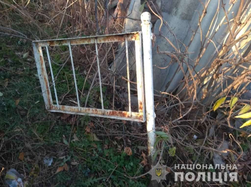 Зловмисник, вчинивший наругу над 49 могилам, може отримати 7 років в'язниці