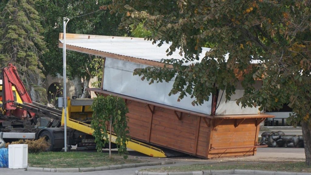 Лайф-хак: як порушити купу правил і успішно відпрацювати сезон в Бердянську