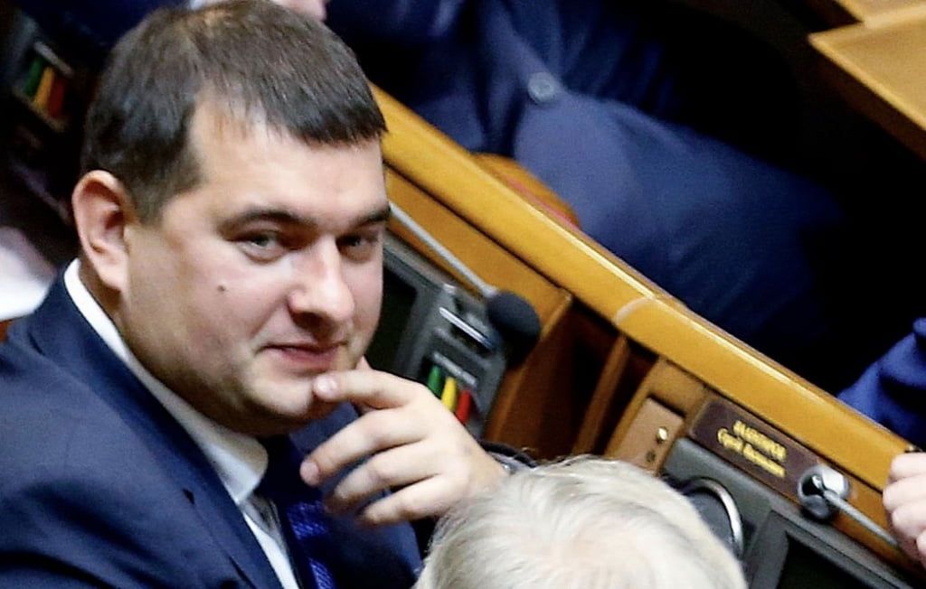 Валентиров проголосовал «За» введение военного положения. Пономарев в Раду не явился